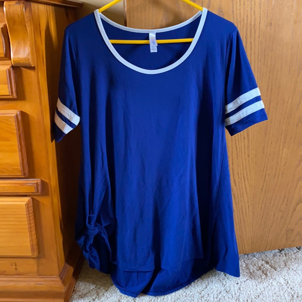 Blue and white t shirt style